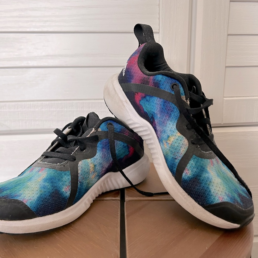 Boys adidas tennis shoes